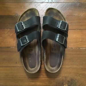 Black Arizona Birkenstock’s